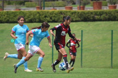 Alison González durante el juego de la Jornada 2 del Torneo Apertura 2019 de la Liga BBVA MX Femenil, entre Atlas Femenil y Rayadas de Monte