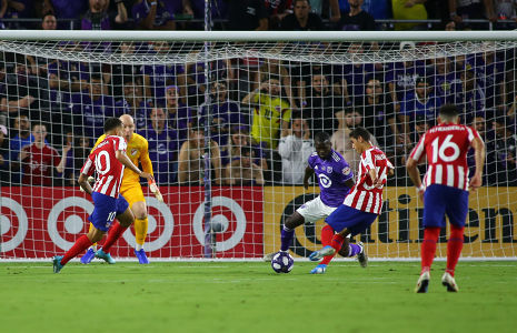 Juan Manuel Sanabria shoots against MLS All-Stars — soccer — MLS, soccer, allstar