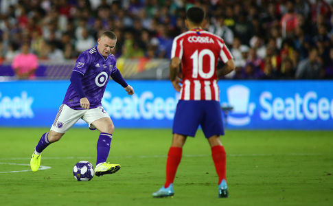 Wayne Rooney tees up a shot against Athletic Madrid — soccer — MLS, soccer, allstar