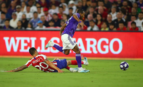 Vitolo tries to stop Nani — soccer — MLS, soccer, allstar