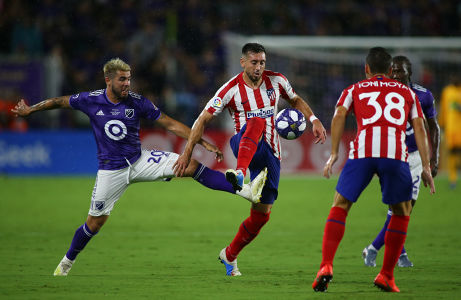 Alejandro Pozuelo battles Héctor Herrera — soccer — MLS, soccer, allstar