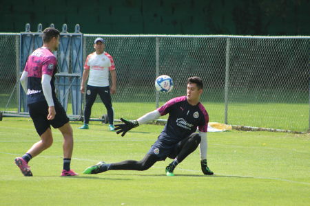 Raúl Gudiño durante el entrenamiento previo a la Jornada 2 del Torneo Apertura 2019 de la Copa MX, celebrado en Verde Valle. — Apertura 2019