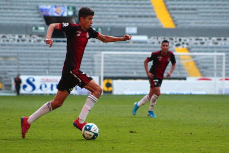 Víctor Hugo Ríos durante la Final Sub-15 del Apertura 2019 de la Liga BBVA MX entre Atlas FC y Club América, celebrado en el estadio Jalisco