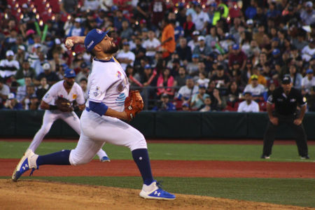 Antonio Hernández durante el tercer juego de la serie de la Liga Mexicana del Pacífico 2019-2020 entre Charros de Jalisco y Tomateros de Cul
