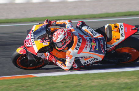 Marc Márquez saliendo de una curva — valencia — marc marquez, honda, valencia