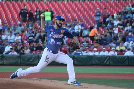 Felipe González durante el primer juego de la serie de la Liga Mexicana del Pacífico 2019-2020 entre Charros de Jalisco y Algodoneros de Gua
