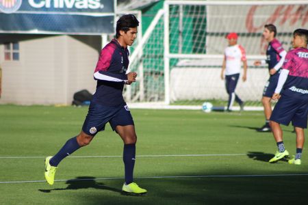José Juan Macías durante el entrenamiento del 26 de diciembre del 2019 del Primer Equipo de Chivas celebrado en el Club Chivas Verde Valle. 