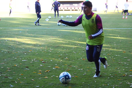 Javier Eduardo López durante el entrenamiento del 2 de enero del 2020 del Primer Equipo de Chivas celebrado en el Club Chivas Verde Valle. —
