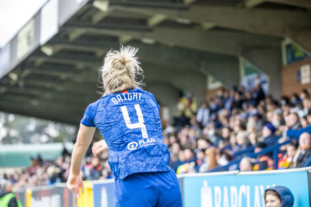 Millie Bright with the throw — Chelsea FC — Chelsea FC, Reading FC, FAWSL