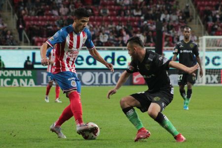 Uriel Antuna durante el duelo de la Jornada 1 de la Liga MX entre Chivas y Juárez, celebrado en el Estadio Akron. — Chivas — Chivas, Liga MX