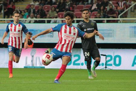 José Juan Macías durante el duelo de la Jornada 1 de la Liga MX entre Chivas y Juárez, celebrado en el Estadio Akron. — Chivas — Chivas, Lig