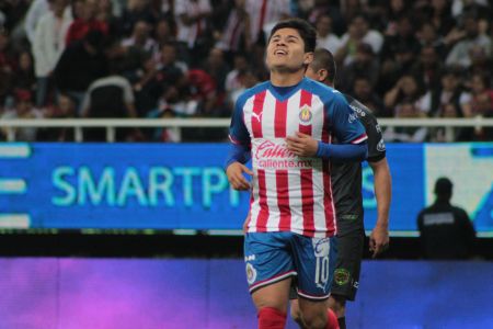 Javier Eduardo López durante el duelo de la Jornada 1 de la Liga MX entre Chivas y Juárez, celebrado en el Estadio Akron. — Chivas — Chivas,