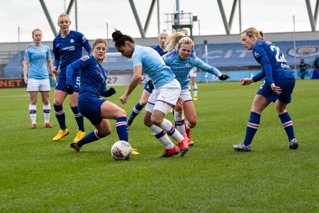 Demi Stokes dribbles past the Chelsea defence during Manchester City Women vs Chelsea Women in the 2020 FA Women's Super League — Chelsea Wo