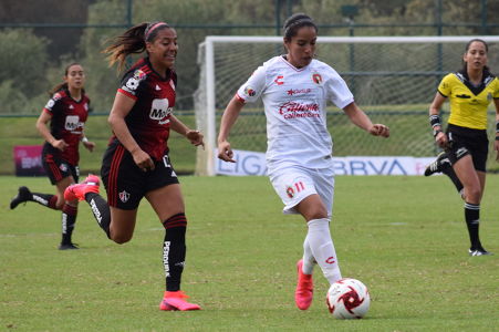 Lucero Cuevas enfrentando a Julissa Dávila. — Atlas Femenil — Lucero Cuevas, Julissa Dávila, Tijuana Femenil