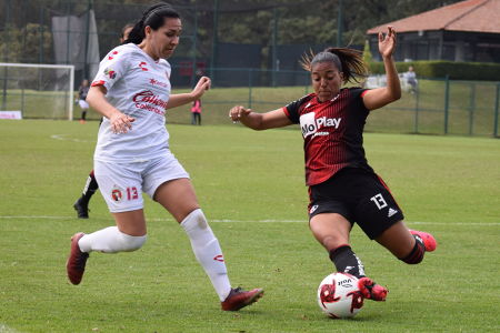Julissa Dávila desarmando a Esmeralda Verdugo. — Atlas Femenil — Julissa Dávila, Esmeralda Verdugo, Atlas Femenil