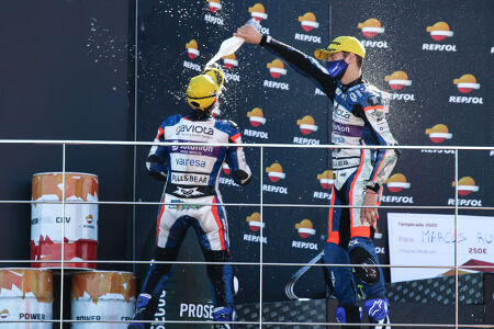 podium — david alonso, ivan ortola, celebracion