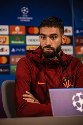 laptop — Cholo Simeone, Yannik Carrasco, Atlético de Madrid