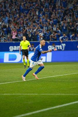 Celebración Santi Cazorla — Real Oviedo — Real Oviedo, CD Mirandés, Liga Hypermotion