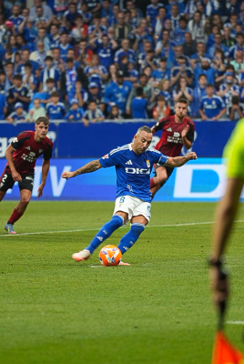 Lanzamiento penalti Santi Cazorla — Real Oviedo — Real Oviedo, CD Mirandés, Liga Hypermotion