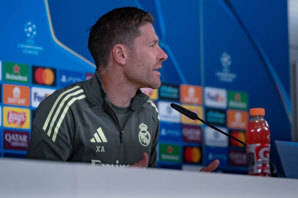 Ruenda De Prensa Aurélien Tchouaméni - Xabi Alonso | Real Madrid UEFA Champions League  — Xabi Alonso — Real Madrid CF, Xabi Alonso, UEFA Ch