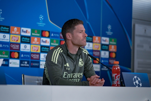 Ruenda De Pressa Aurélien Tchouaméni - Xabi Alonso | Real Madrid UEFA Champions League — Xabi Alonso — Xabi Alonso, UEFA Champions League, R