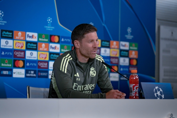 Ruenda De Pressa Aurélien Tchouaméni - Xabi Alonso | Real Madrid UEFA Champions League — Xabi Alonso — Xabi Alonso, UEFA Champions League, R