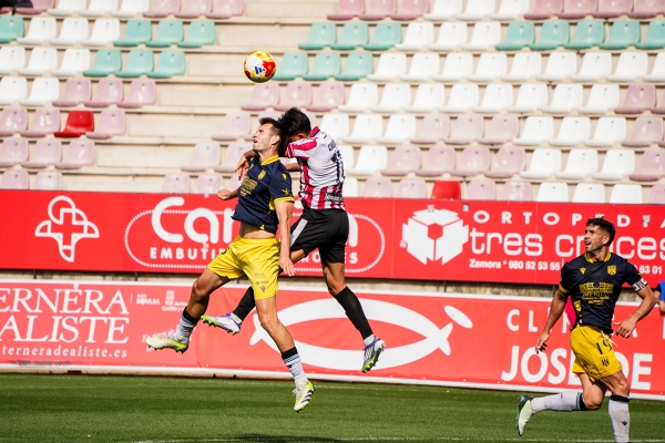 AD Mérida — AD Mérida, Zamora CF, 1ªRFEF