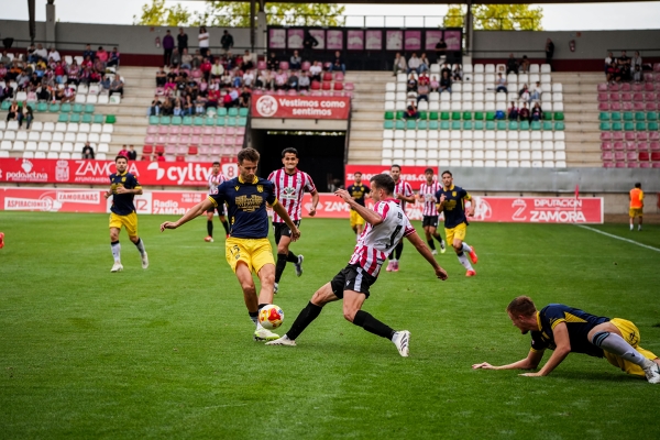 AD Mérida — AD Mérida, Zamora CF, 1ªRFEF