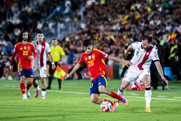 España 2-0 Georgia | Clasificación Mundial 2026 — Pedri — Pedri, Selección española de fútbol, Kakabadze