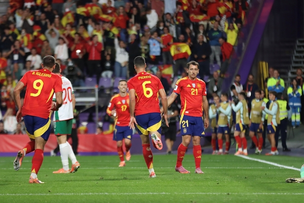 Borja Iglesias — Mikel Merino, selección española de fútbol, Mikel Oyarzabal