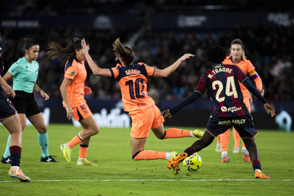 Liga F J12 | Levante UD 0 - 4 Fc Barcelona  — Levante UD Femenino — FC Barcelona Femení, Levante UD Femenino, Caroline Graham