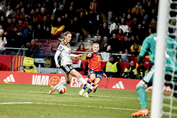 Final UEFA Women's Nations League | España 3 - 0 Alemania  — Claudia Pina — Jule Brand, Claudia Pina, Selección española femenina