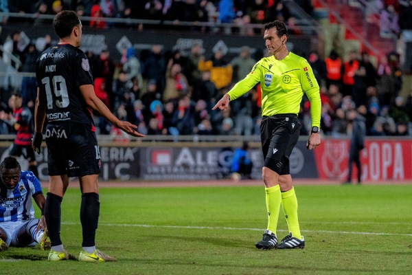 Reus Reddis — Reus Reddis, Martínez Munuera