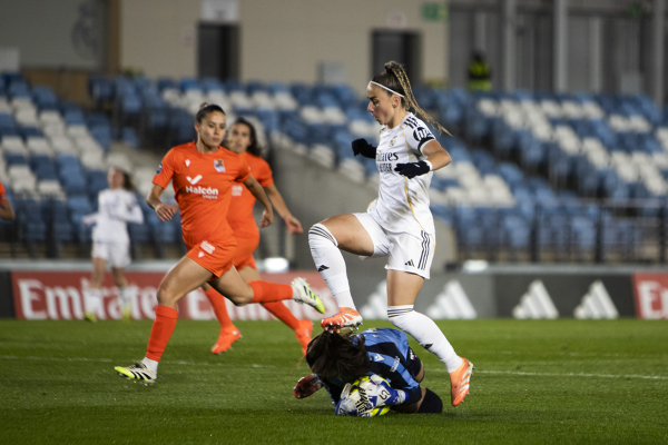 Liga F J13 | Real Madrid 1 - 0 Real Sociedad — Athenea del Castillo — Athenea del Castillo, Julia Arrula, Real Madrid Femenino