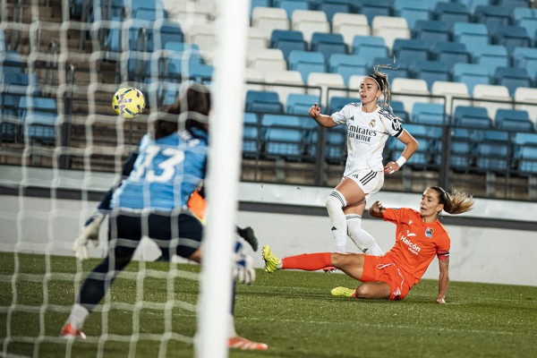 Liga F J13 | Real Madrid 1 - 0 Real Sociedad — Athenea del Castillo — Athenea del Castillo, Real Madrid Femenino, Claudia Florentino