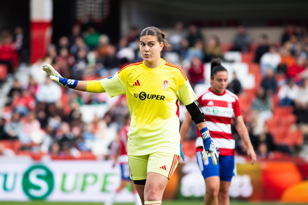 Liga F J14 | Granada Cf 0 - 3 Real Madrid — Granada CF Femenino — Laura Sánchez, Granada CF Femenino