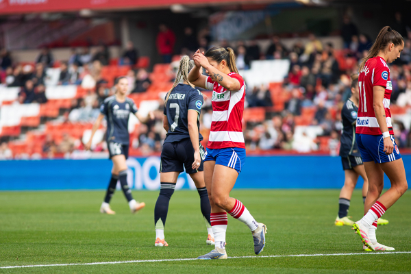 Liga F J14 | Granada CF 0 - 3 Real Madrid — Athenea del Castillo — Laura Pérez, Athenea del Castillo, Granada CF Femenino