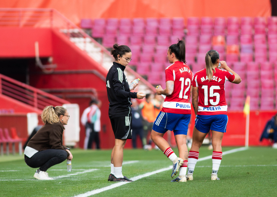 Liga F J14 | Granada CF 0 - 3 Real Madrid — Granada CF Femenino — Alba Pérez, Manoly, Granada CF Femenino
