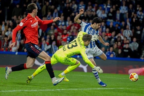 Gonçalo Guedes — Gonçalo Guedes, Aitor Fernández, Jorge Herrando