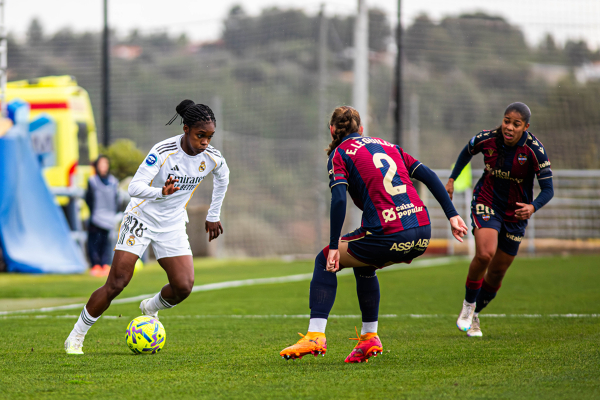 Liga F J16 | Levante UD 1 - 2 Real Madrid — Athenea del Castillo — Eden Le Guilly, Athenea del Castillo