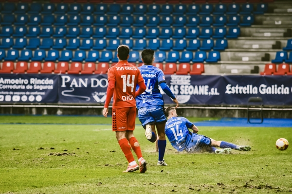 Adri Pérez — Ourense CF, Osasuna Promesas, Primera RFEF