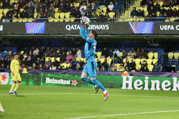 Villarreal CF — Villarreal CF, Arnau Tenas