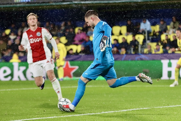 Villarreal CF — Villarreal CF, Arnau Tenas