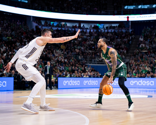 Justin Coobs ataca — Real Madrid CF — Real Madrid, Unicaja Málaga, Baloncesto