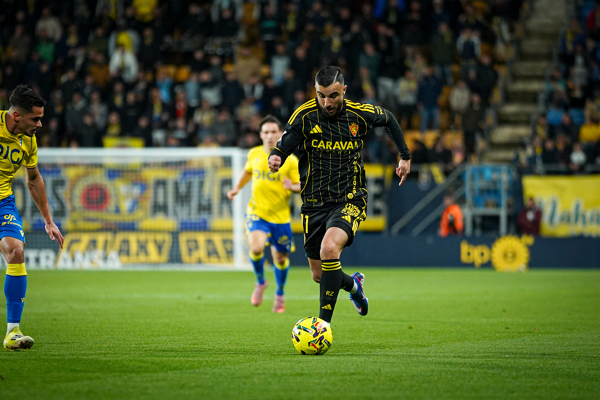 Cádiz CF - Real Zaragoza (J29 LaLiga Hypermotion) — LaLiga Hypermotion — Rober González, Real Zaragoza, LaLiga Hypermotion