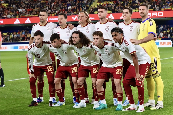 Pedri — Mikel Oyarzabal, Seleeción española de fútbol, Lamine Yamal