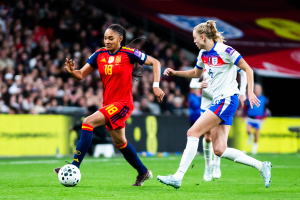 Inglaterra 1 - 0 España | Clasificación mundial femenino 2026 — seleccion española de futbol — Salma Paralluelo, Esme Morgan, seleccion espa