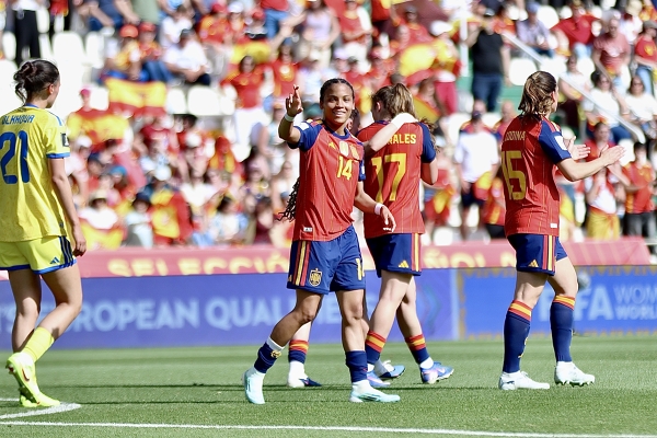 seleccion española de futbol — Vicky Lopez, seleccion española de futbol