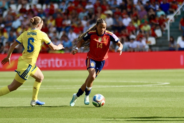 seleccion española de futbol — Vicky Lopez, seleccion española de futbol
