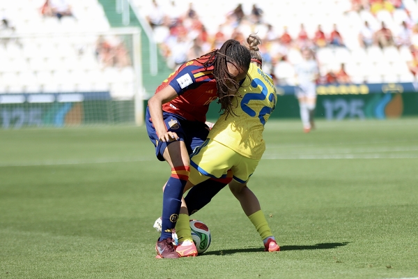 seleccion española de futbol — Salma Paralluelo, Olha Bassanska, seleccion española de futbol